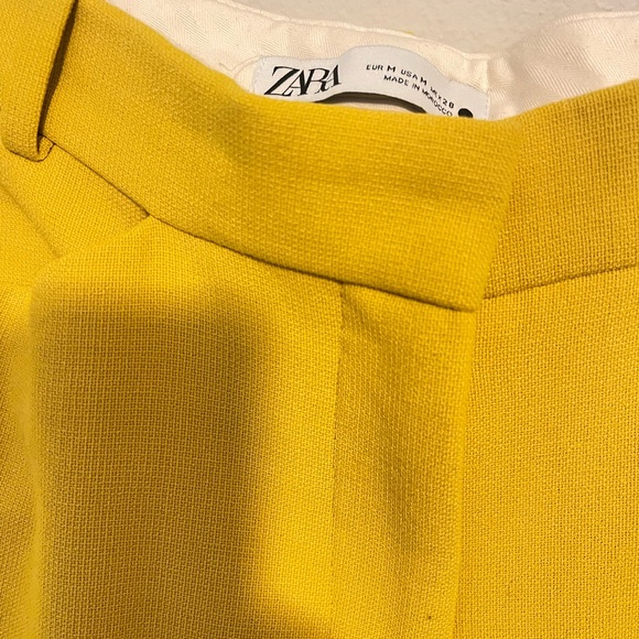 Zara Elegant Textured Flare pants in yellow. - Picture 6 of 9